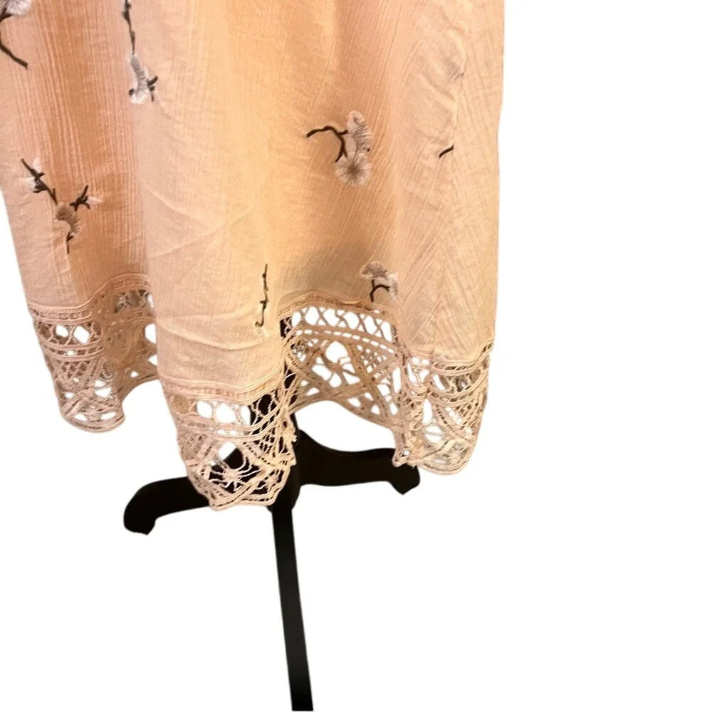 BB Dakota‎ Haleigh Peach Low Neck and Back Embroidered Midi Dress Women's Size 6